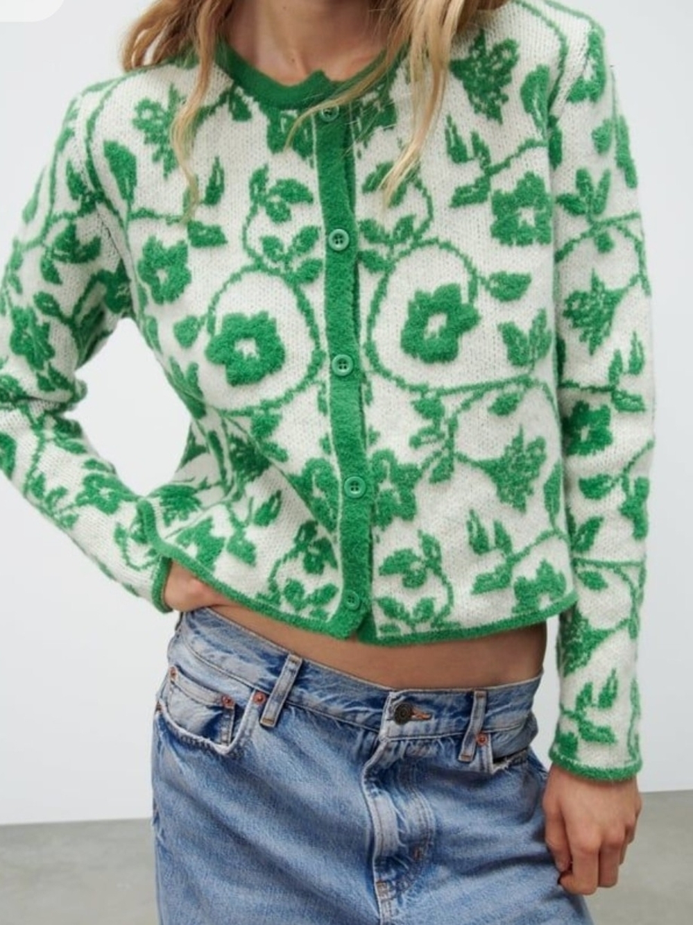 🍋Zara Green and Cream Floral Knit Cardigan